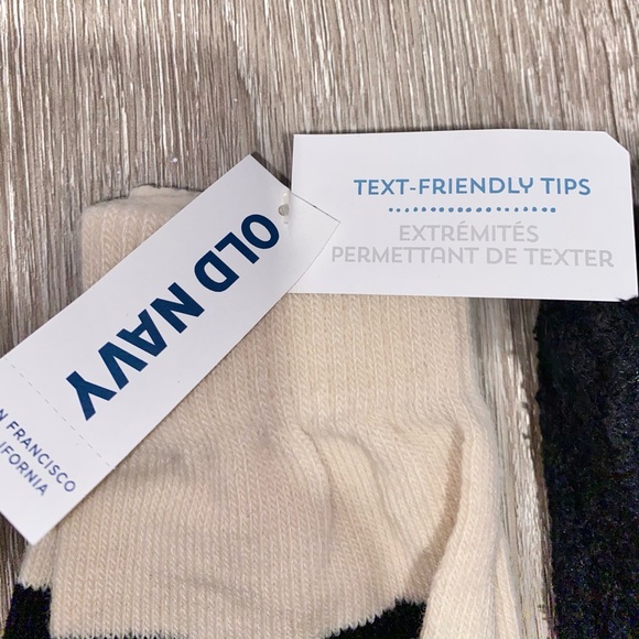 OLD NAVY MAGIC GLOVES AND COZY SOCK BUNDLE - Picture 3 of 6